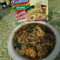 Indomie Ayam Udang dan Kangkung