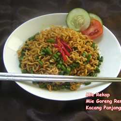 Mie Rekap - INDOMIE  Goreng Rasa Rendang Plus Kacang Panjang