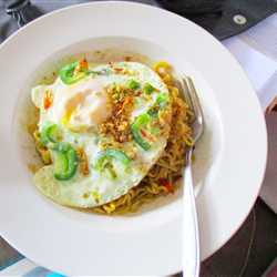 INDOMIE HOT EGGPAPS