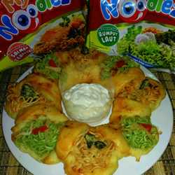 Indomie Flower Pizza