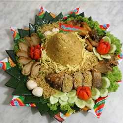 Tumpeng Mie dan Otak-otak Bandeng Mie