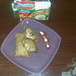 Lumpia Indomie Ayam Pedas