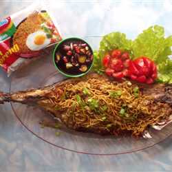 Perahu ikan Indomie