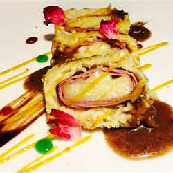 Indomie cordon bleu black pepper sauce