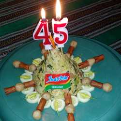 Tumpeng ultah Indomie sayur