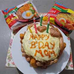 birthday noodles cake