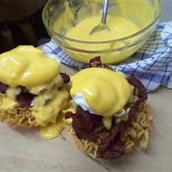 egg benedict indomie craker unique