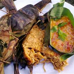 Brengkes Indomie Rendang Bakar Saus Tempoyak