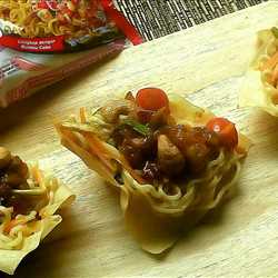 Noodle Salad with Kungpao Chicken