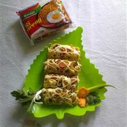 TIMLO INDOMIE GORENG BUNGKUS DADAR JALA