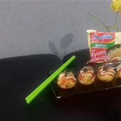 TAKIMI ABANG (Takoyaki Indomie Ayam Bawang)
