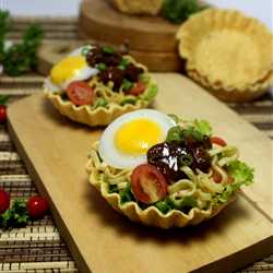 INDOMIE REALMEAT CHICKEN MUSHROOM  WITH CASSAVA CHIP, EGG QUAIL AND VEGETABLE