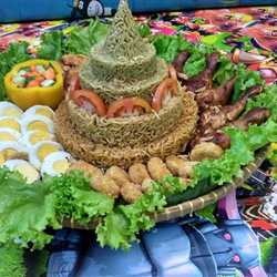 mie tumpeng