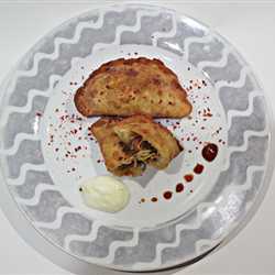 PAPI MAMIE ( PASTEL SAPI SAMA INDOMIE )