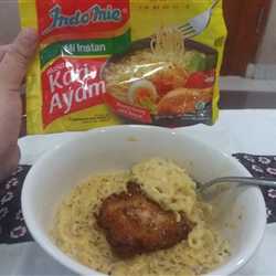 INDOMIE KUAH SUSU DENGAN SPICY CHICKEN