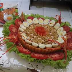 Pie ayam indomie goreng