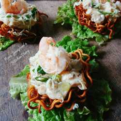 Indomie kriuk sarang burung isi ragout udang jamur