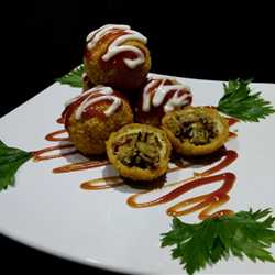 Tahu Bulat Isi Indomie Jelotot 👀Ayam Jamur