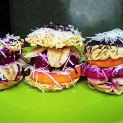 BURGER BUAH MIE SUSU