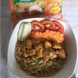 INDOMIE RICA-RICA AYAM SPESIAL