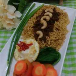 Indomie Goreng Pedes Ikan Pari Pedes
