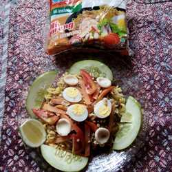 mie goreng kacang pedas