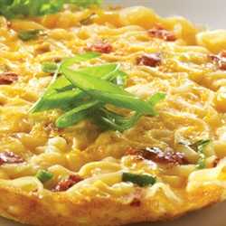 Martabak indomie instan memang lezat dan praktis