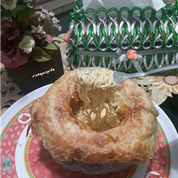 Soto ceker mangkuk labu dengan kuah susu keju