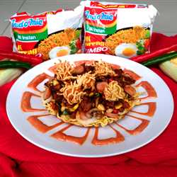 PIZZA MIE DENGAN BOLA BOLA MIE SAUS TOMAT MAYONAISE