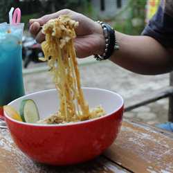 Indomie Geprek Ayam Homie