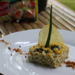 indomie carbonara with sweet corn