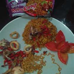 mie goreng rendang cumi cumi terdampar
