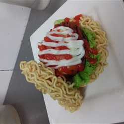 Hot Cryspi indomie burger 