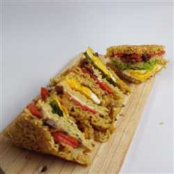 Sandwich real meat indomie