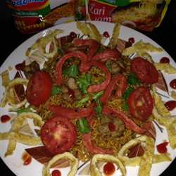 Mie kari ayam goreng special with indonesian ingredients