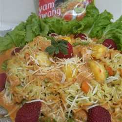 Salad Nusantara Indomie Rasa Ayam Bawang