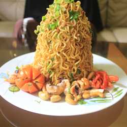 Indomie Tumpeng Seafood