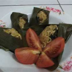 Pepes mie RI (rendang indomie)