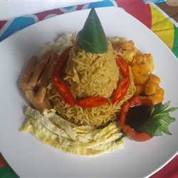 Mie tumpeng mini