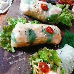 Vietnamese spring rolls isi indomie goreng sambal matah
