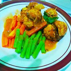 Mini Patty Mie With Brown Sauce