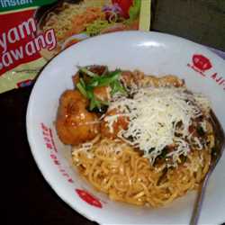 INDOMIE BAKSO YAMIEN WITH CHEESE