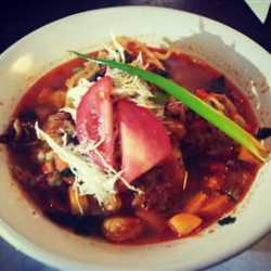 sup bola ikan Indomie