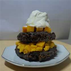 Mie Goreng Cokelat Mangga dengan ice cream
