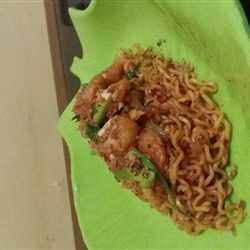 Indomie pedas udang saus telor asin