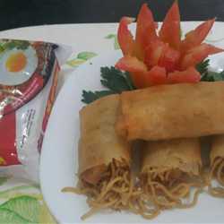 Lumpia kering isi indomie goreng 