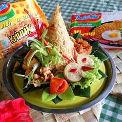 Tumpeng Rolade Indomie