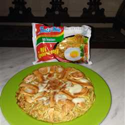 Pizza Indomie sosis keju mozarela