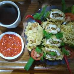 Indomie Isi Tahu Kerang Pedas