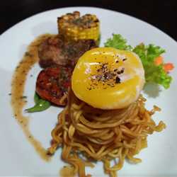 Indomie puting bliung sambel rica-rica